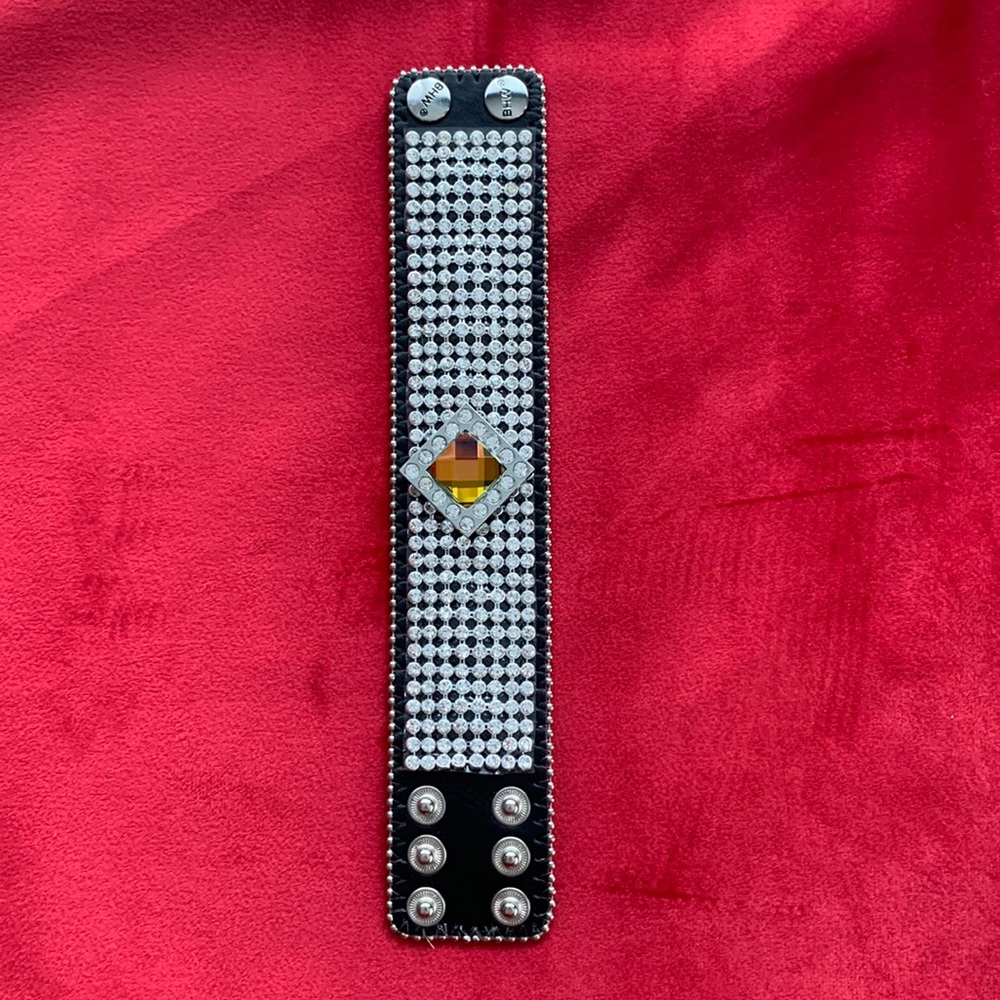 BHW Rhinestone Bracelet brand new No stones missing . 9 1/2” in length